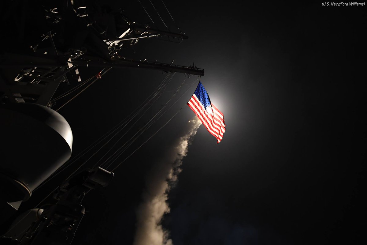 بالصور.. لحظة انطلاق صواريخ توماهوك الأميركية لضرب النظام في سوريا