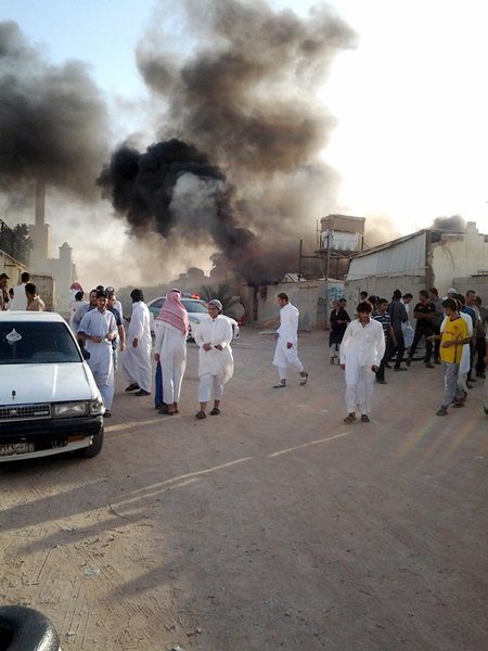 اندلاع حريق الآن في محل خيام بشرق الرياض