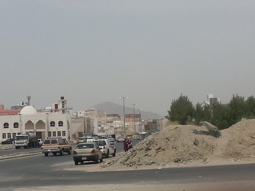 "المواطن" ترصد.. شوارع مكة مضاءة في وضح النهار - المواطن