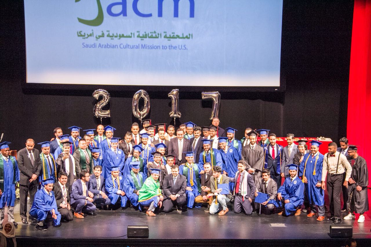 بالصور.. طلاب سعوديون يحتفلون بتخرجهم من جامعات أميركا