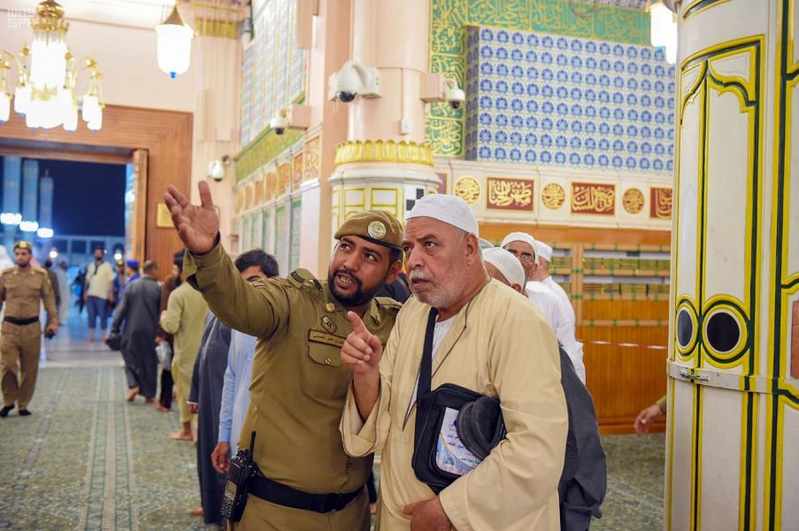 بالصور.. قوة أمن المسجد النبوي جهود ميدانية حفاظاً على الزائرين وقدسية المكان