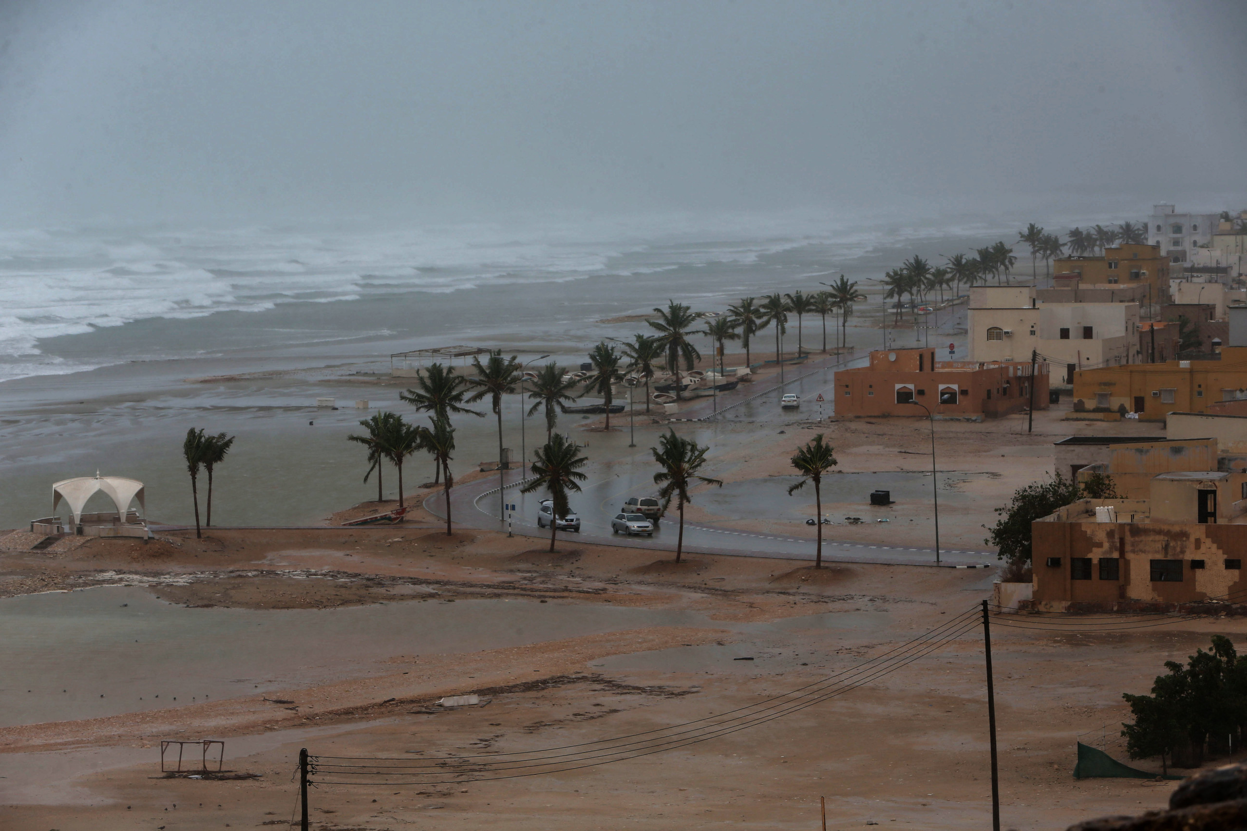 سلطنة عمان تعلن حصيلة ضحايا إعصار مكونو