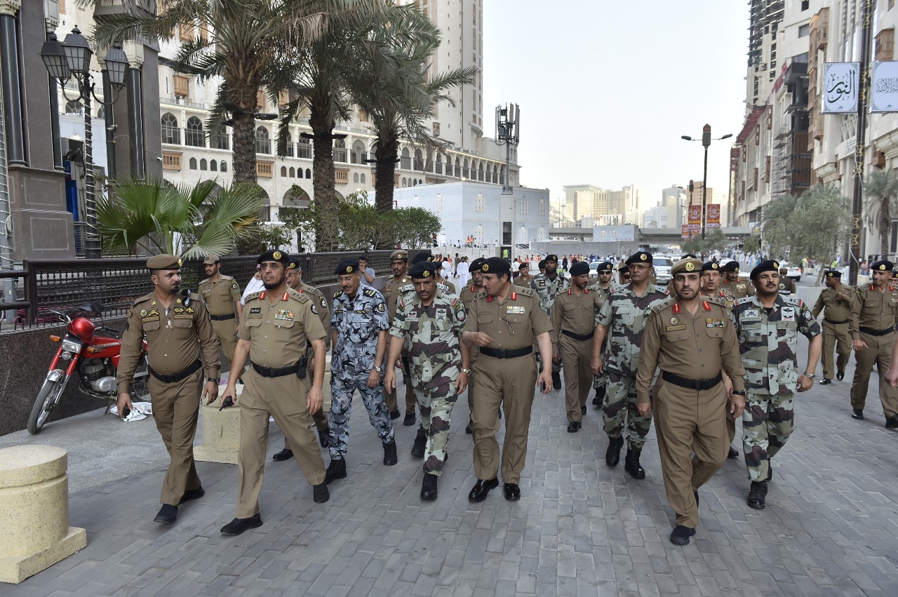 بروفة حية.. الفريق الحربي يتفقد القوات المشاركة في مهمة أمن العمرة