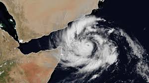 7 قتلى جراء إعصار ميكونو بسقطرى اليمنية