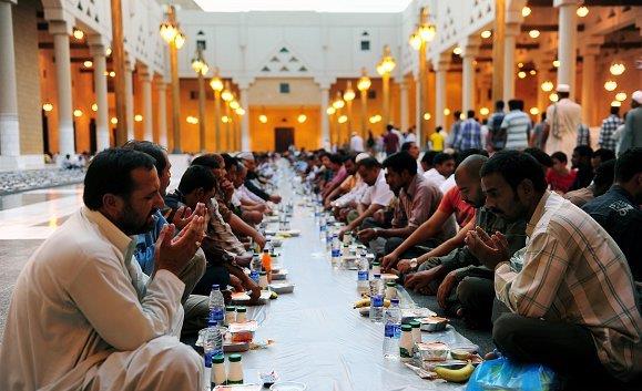 إنهاء إجراءات الترخيص لـ400 موقع لإفطار الصائمين بالقصيم خلال رمضان