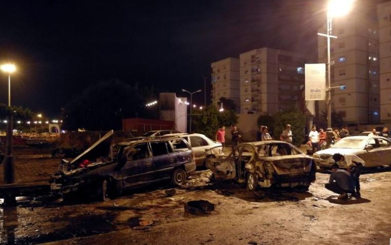 سيارة ملغومة تقتل وتصيب 17 بعد الإفطار في ليبيا