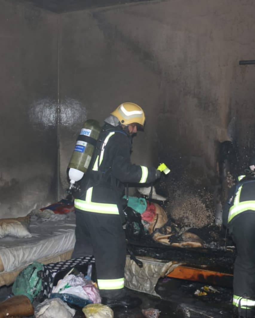 بالصور.. حريق فندق في مكة يصيب رجلًا و3 نساء بالهلع ويُخلي 500 نزيل