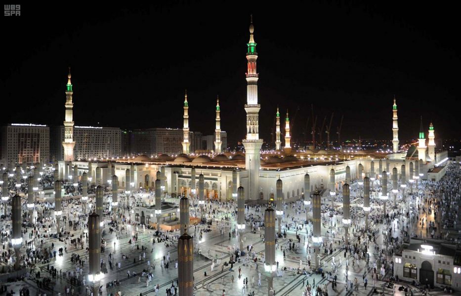 بالصور.. آلاف الزوار يتوافدون على المدينة لقضاء رمضان في رحاب المسجد النبوي