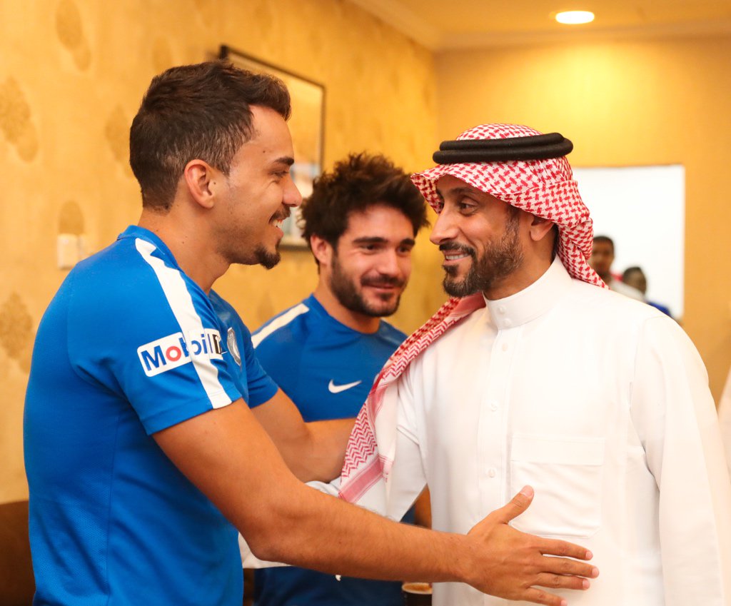 الجابر يجتمع بلاعبي الهلال