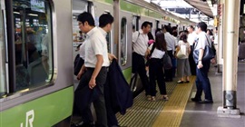 سكة حديد اليابان تعتذر عن مغادرة قطار قبل موعده بـ25 ثانية