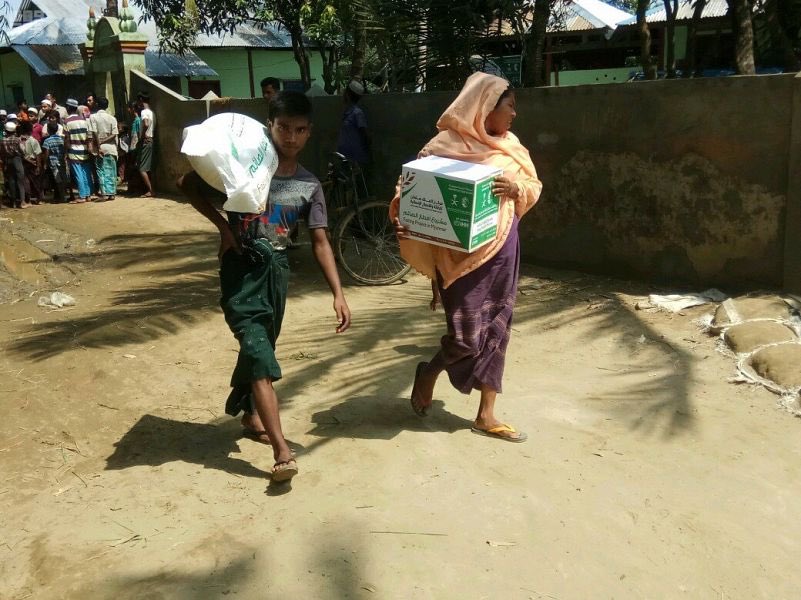 بالصور.. مركز الملك سلمان للإغاثة يواصل توزيع المساعدات للمستفيدين في ميانمار