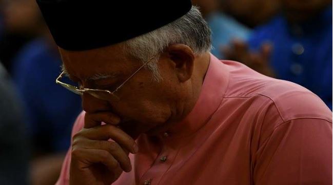 ضبط 284 صندوق مجوهرات وأموال بمنزل رئيس وزراء ماليزيا السابق