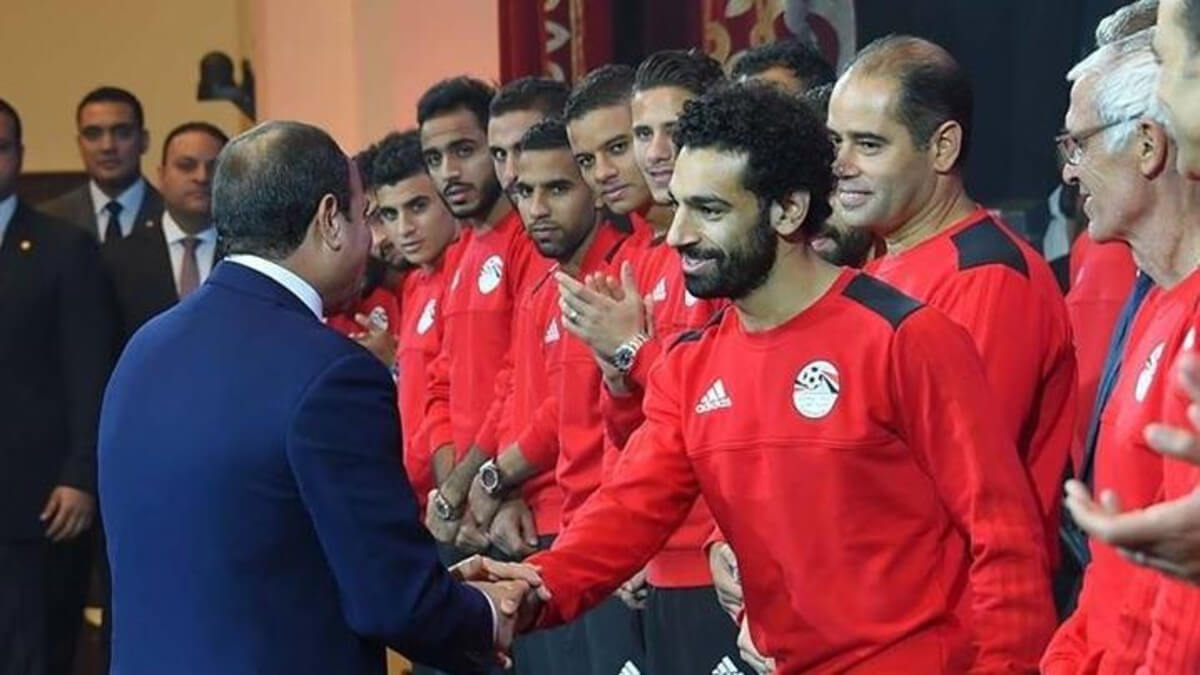 رد فعل السيسي بعد مباراة مصر والأوروجواي
