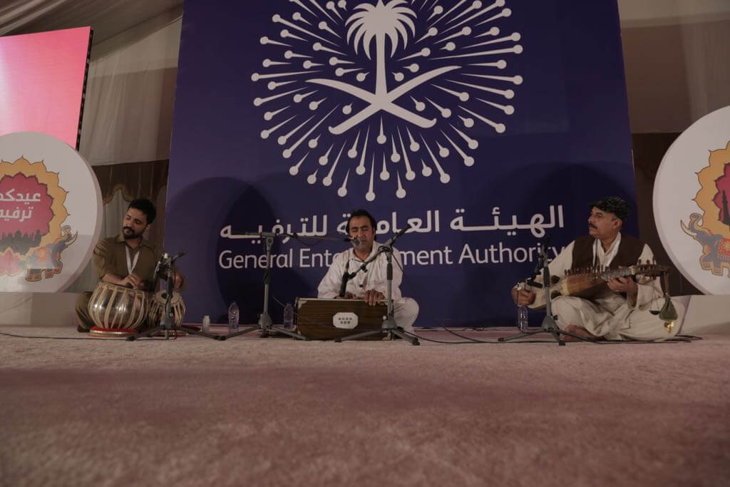 الترفيه تعايد الوافدين بفعاليات فولكلورية مجانية في الرياض وجدة