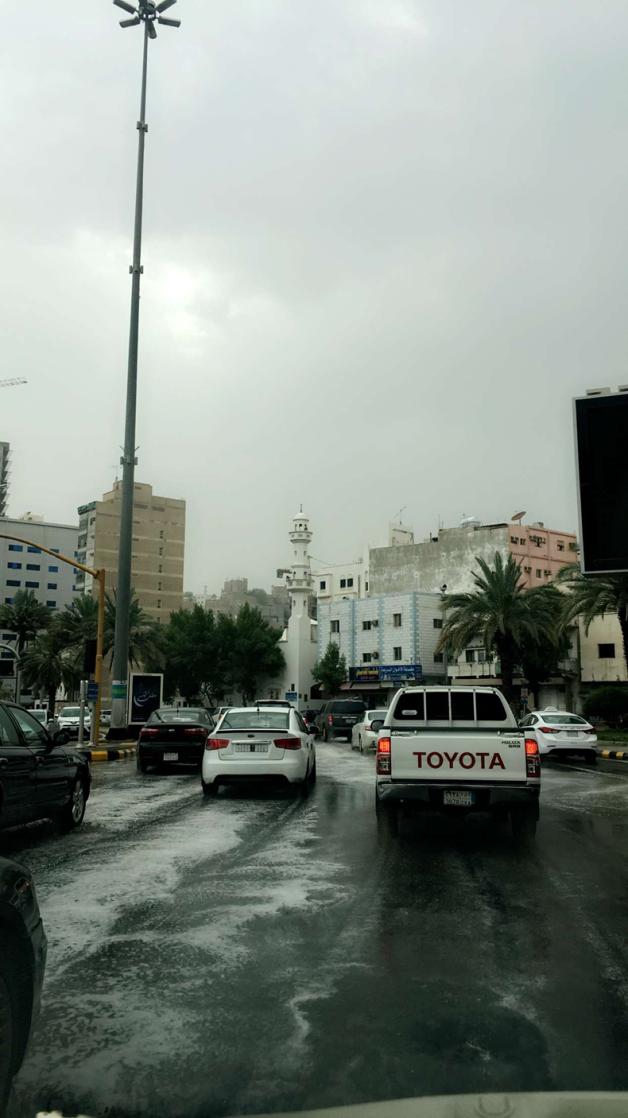 تنبيه من هطول أمطار رعدية على عدد من محافظات مكة