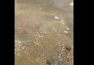 بالفيديو.. انكسار ماسورة منذ 4 أيام بالمدينة المنورة والجهات المعنية غائبة