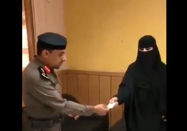 بالفيديو هند الدبيخي صاحبة أول رخصة قيادة نسائية سعودية في