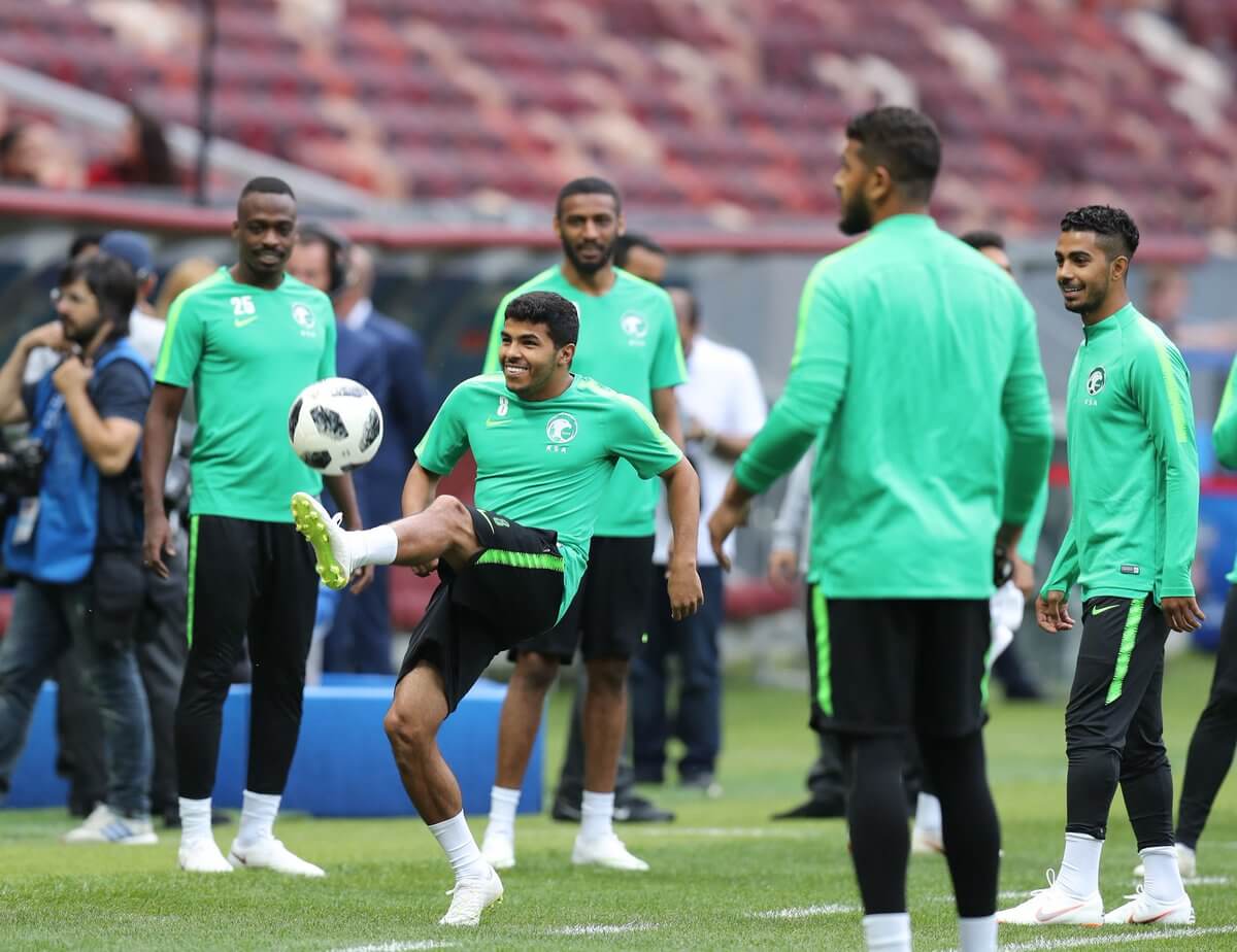 إليك القنوات الناقلة لمباراة السعودية وروسيا