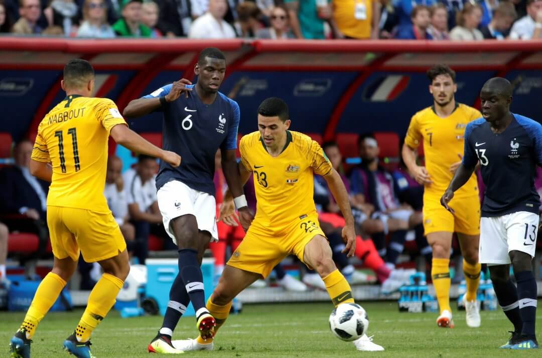 في مباراة فرنسا ضد أستراليا .. تقنية  VAR منعت الديوك من البكاء!