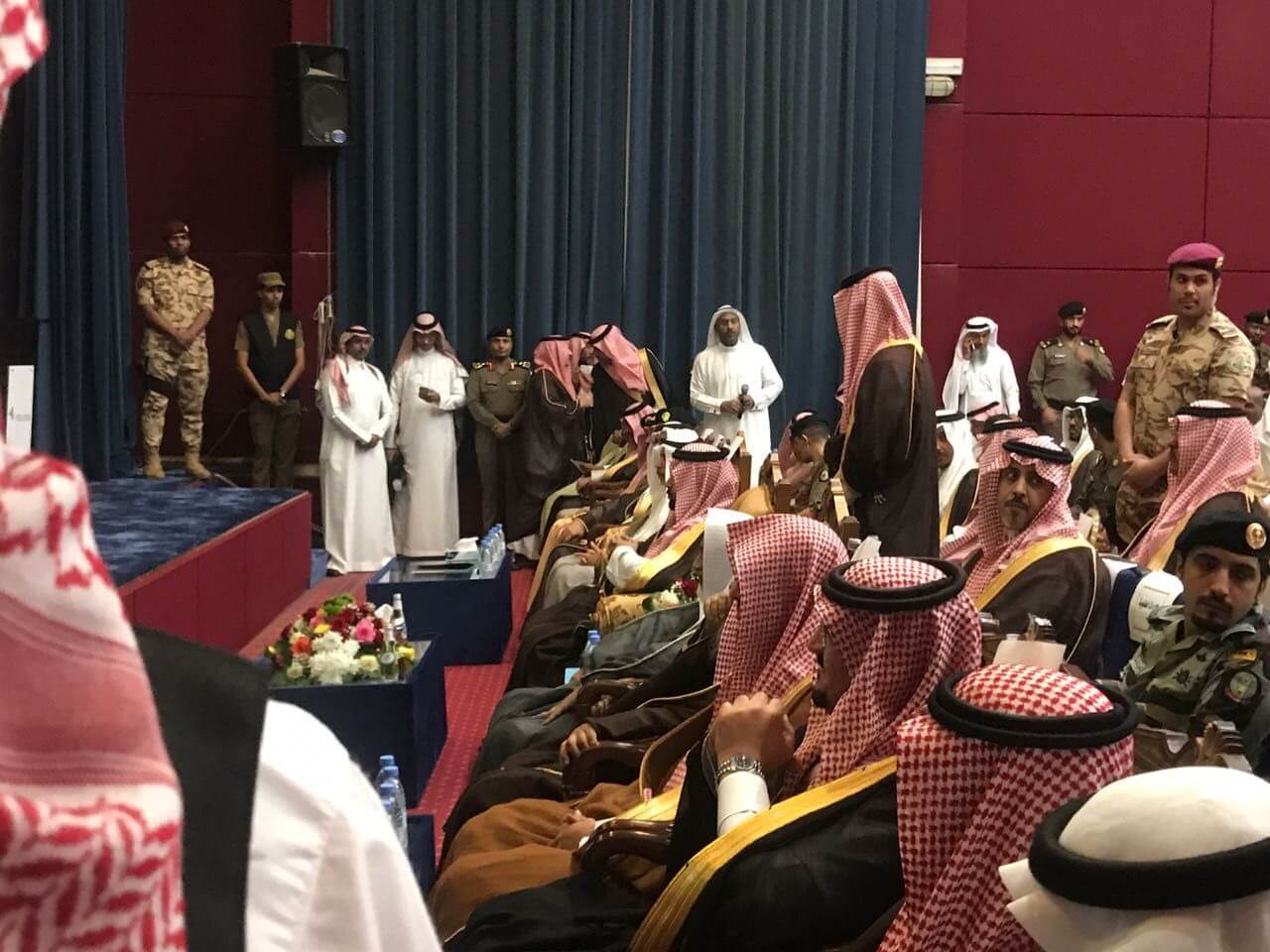 نائب أمير جازان يدشن حملة تفريج كربة ويتبرع بمليون ريال