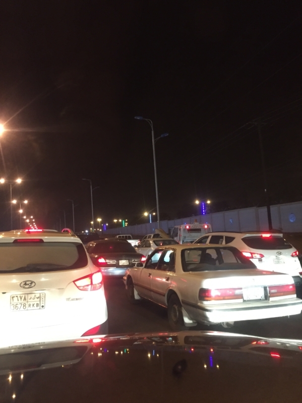 حادث مروع على طريق صبيا بيش يقتل شخصًا ويصيب 7 آخرين