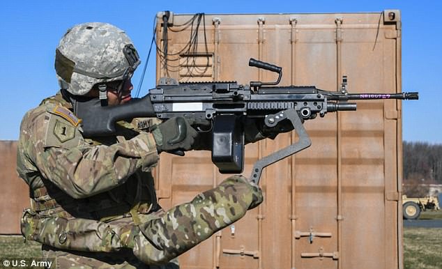 بالفيديو.. الجيش الأميركي يهدي جنوده ذراعًا ثالثًا لاستخدامها في المعارك