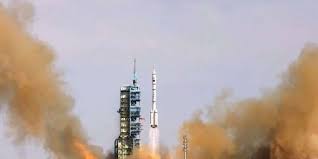 الصين تطور صاروخاً قادراً على رسم مسار طيرانه