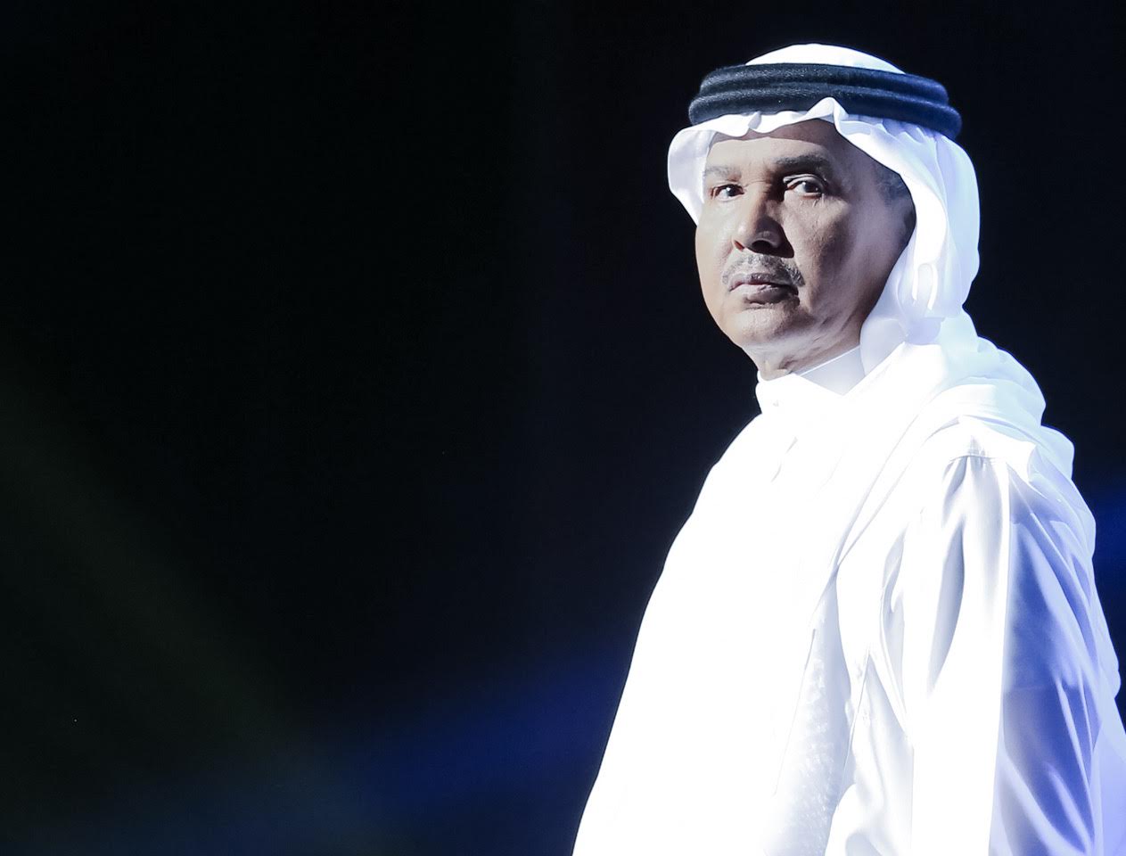 وفاة شقيق الفنان محمد عبده