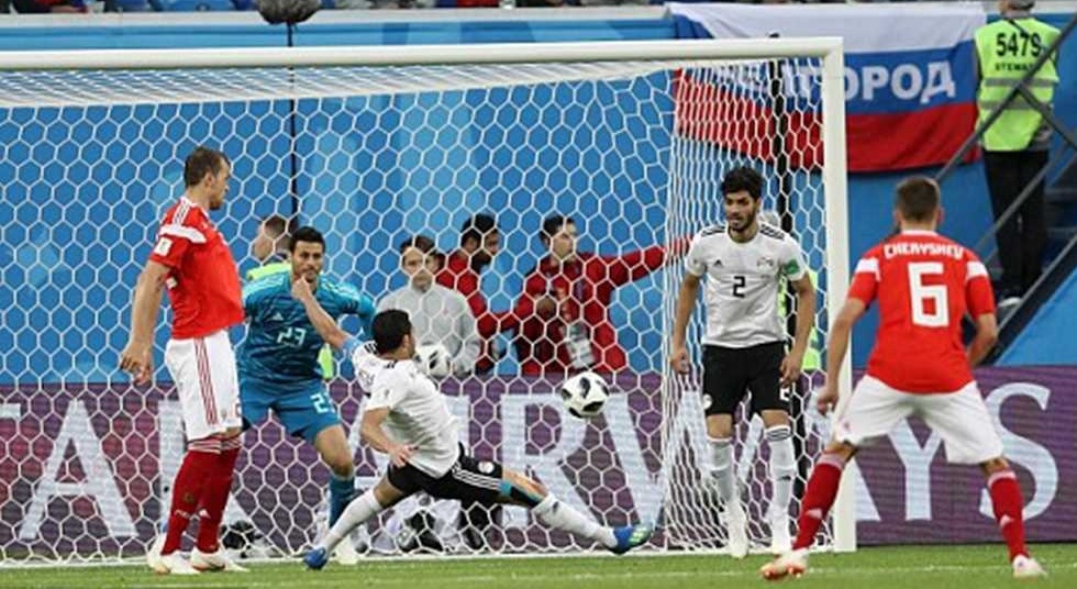 روسيا تهز شباك منتخب مصر بثلاثية