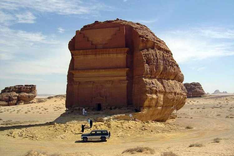 بالصور.. اكتشافات أثرية جديدة في منطقة الرياض