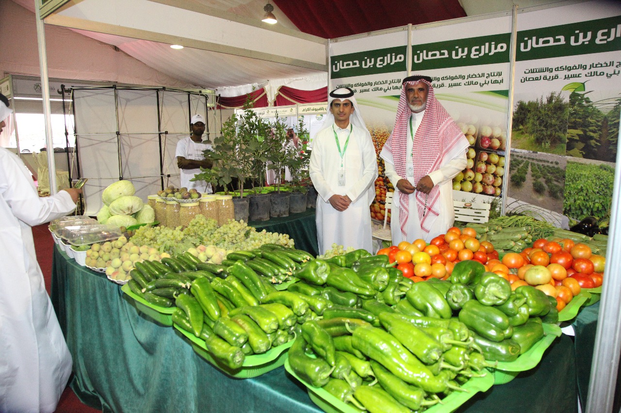 بالصور.. 20 جناحًا في مخيم عسير الزراعي للتقنيات الحديثة بأبها