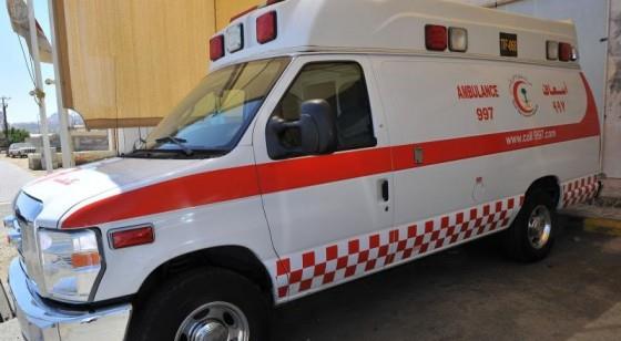 انحراف تريلا يقتل ويصيب 10 أشخاص من عائلة واحدة على طريق الدرب