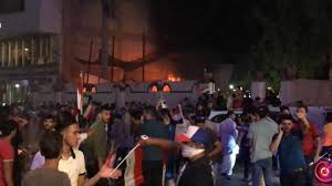 بالفيديو.. متظاهرون عراقيون يحرقون مقر حزب الله في النجف