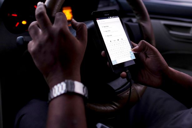 تقنية جديدة لمنع السائقين من استخدام هواتفهم أثناء القيادة