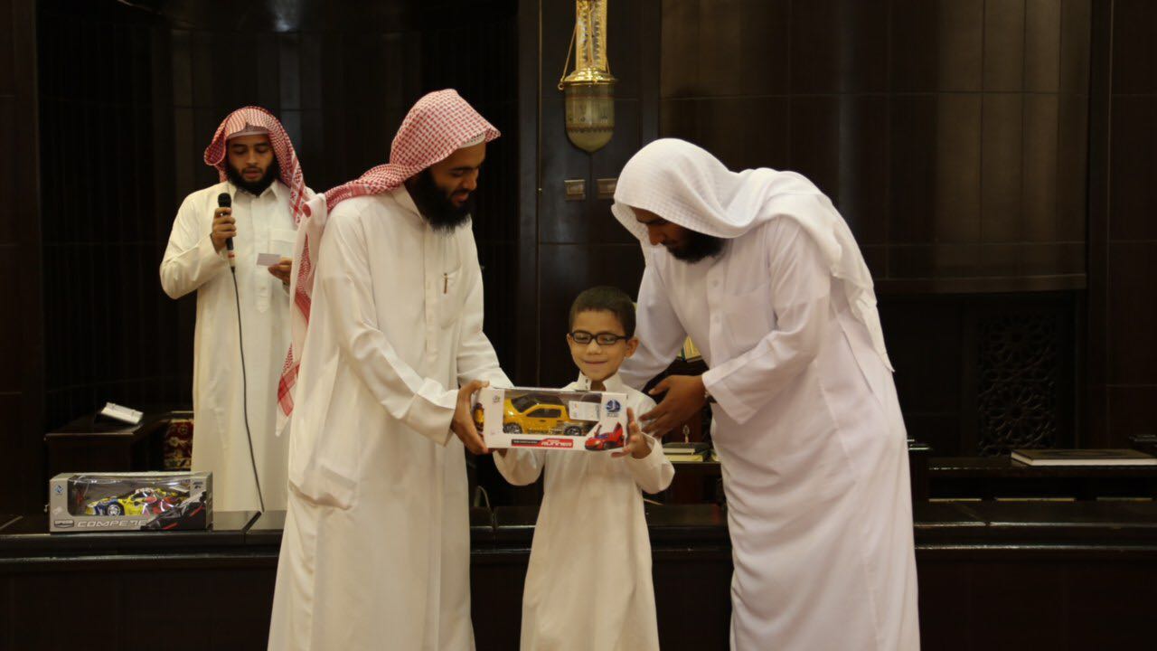 إبراهيم العيد في زيارة إشرافية لأشبال القرآن بجامع الصفيان
