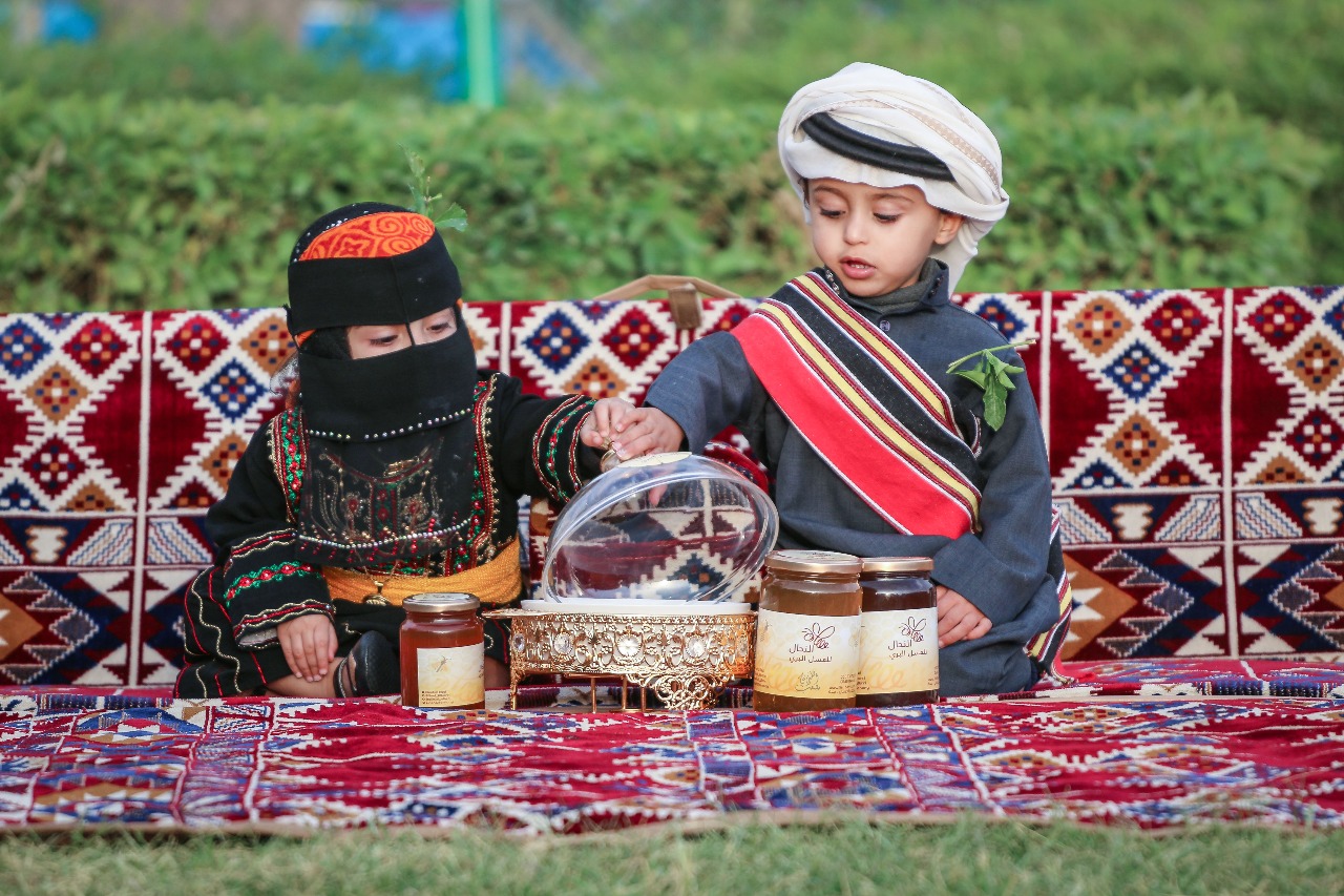 بالصور.. تفاعل الأطفال مع فعاليات مهرجان عسل الباحة - المواطن