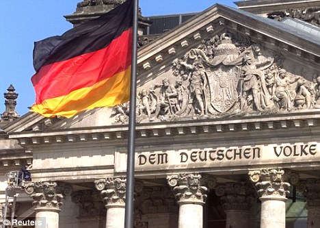 ألمانيا تواصل تصرفاتها الغريبة.. رفضت الكشف عن بيانات خطيرة تدين الملالي عالميًا