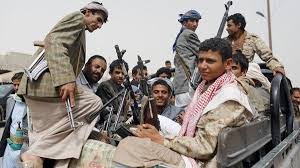 علماء اليمن تتهم مليشيات الحوثي الانقلابية بنهب المعونات الإغاثية