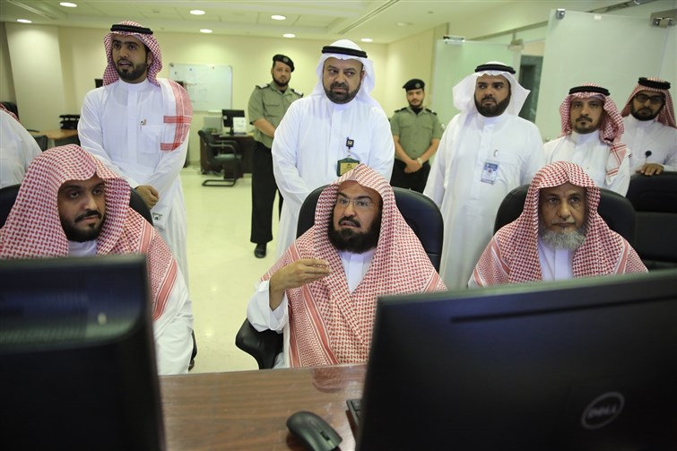 بالصور.. الشيخ السديس يدشن مركز المراقبة الذكية بوكالة المسجد النبوي