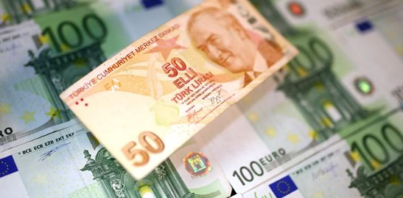 الليرة التركية تدفع ثمن إعلان البرنامج الاقتصادي