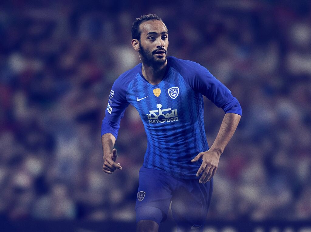 بالصور.. الهلال يكشف عن قميصه الجديد