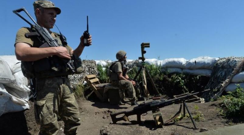 نيران صديقة تقتل وتصيب 12 جنديًا أثناء التدريب في أوكرانيا