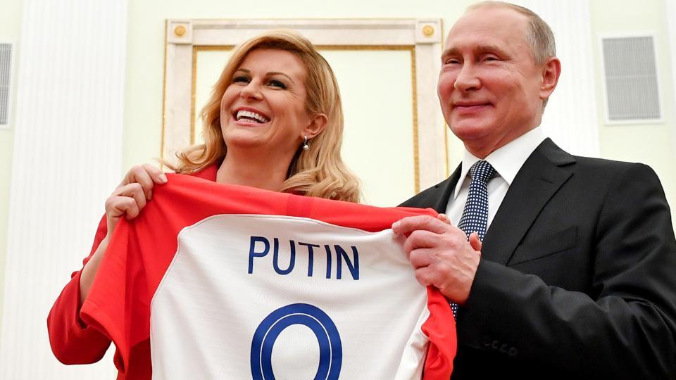 رئيسة كرواتيا تُشعل انتقادات لاذعة للرئيس بوتين بسبب هذه الصورة