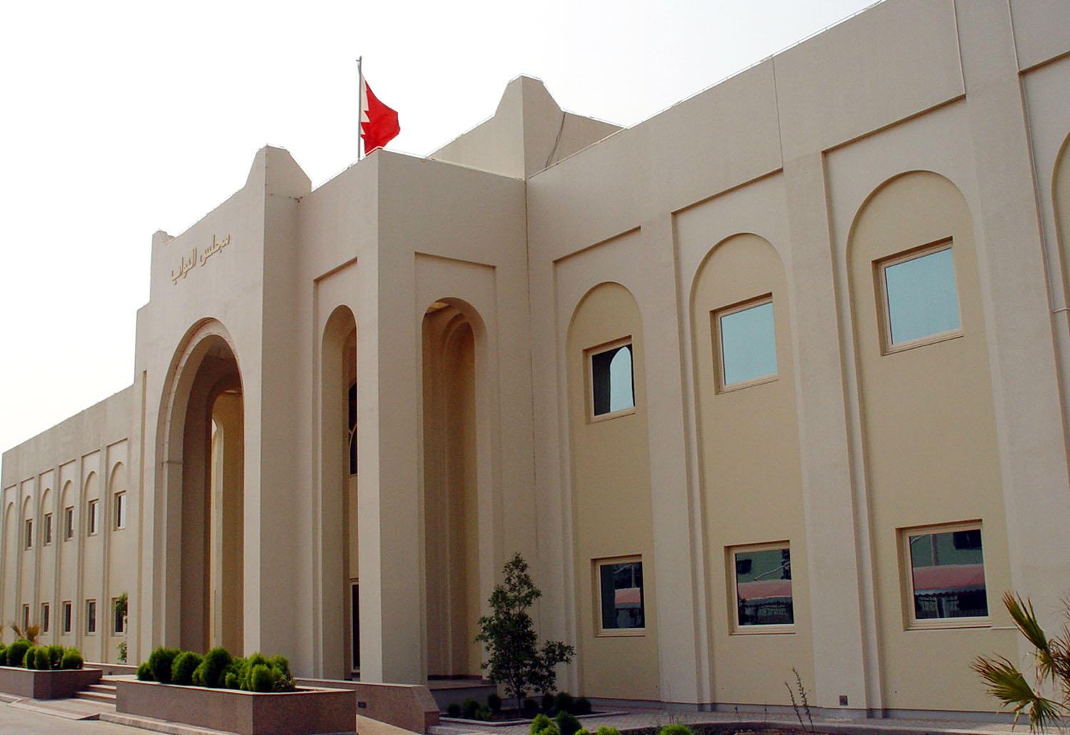 مجلس وزراء البحرين: الهجوم على ناقلتي النفط تصعيد إرهابي خطير