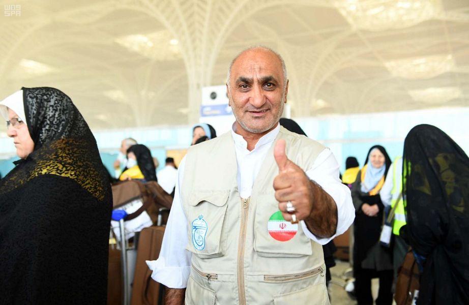 بالصور.. حجاج إيرانيون لدى وصولهم المدينة: شكرًا للمملكة على حفاوة الاستقبال