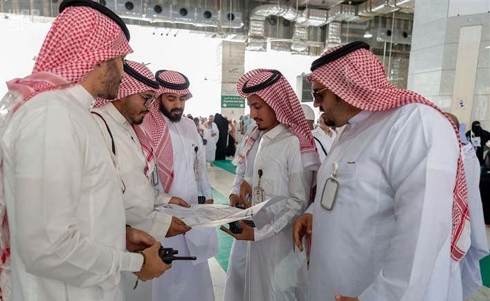 إدارة الحشود برئاسة الحرمين تتابع انسيابية الحركة داخل المسجد الحرام ومرافقه