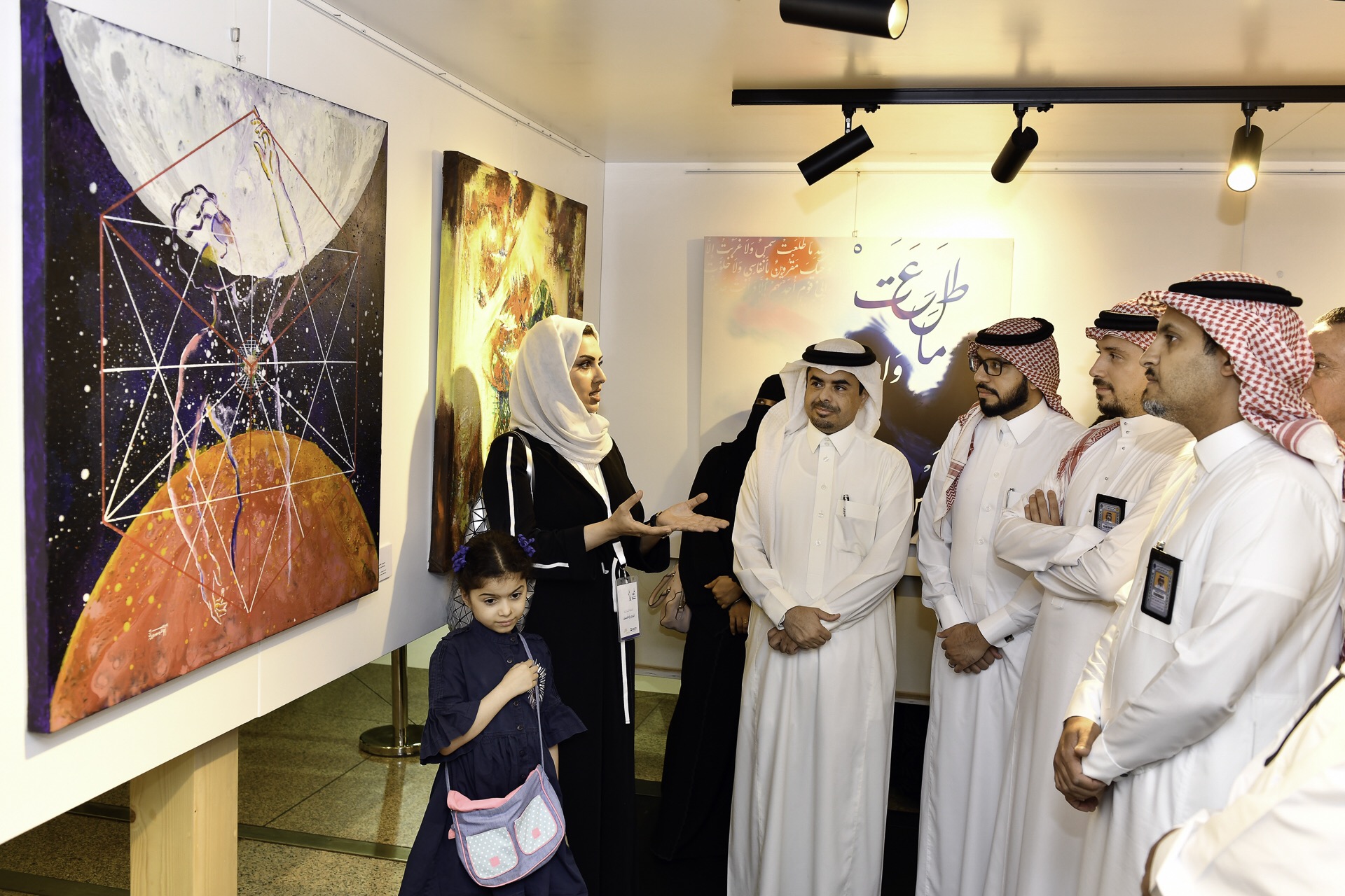 فن بريشة شرقية.. انطلاق المعرض الأول من نوعه في مطارات المملكة