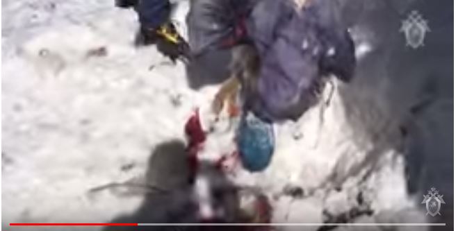 شاهد جثة امرأة غمرها الثلج على ارتفاع 4000 متر قبل 30 عامًا