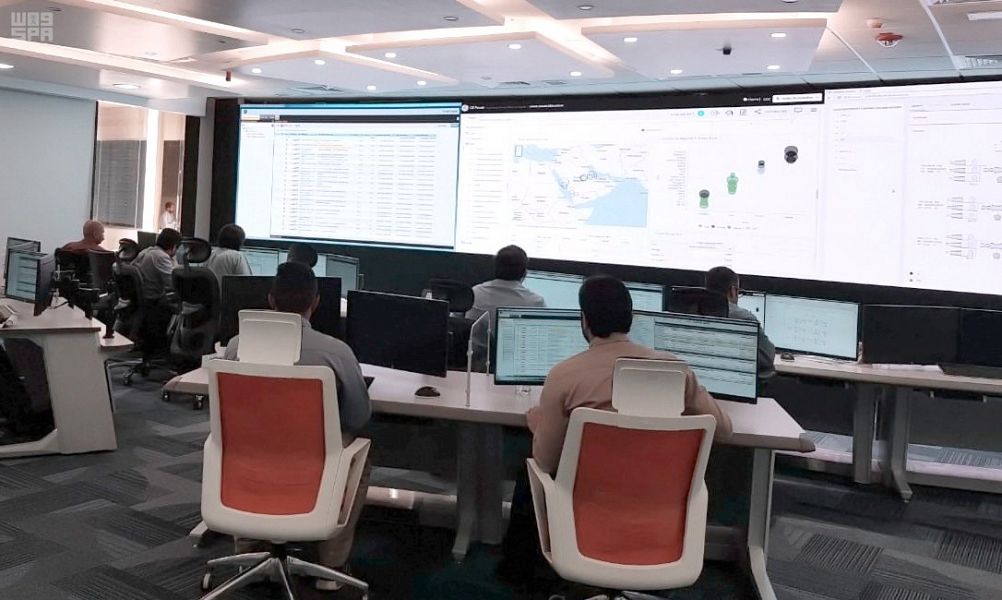 13 مهندسًا سعوديًا يديرون أول مركز متكامل لمراقبة كفاءة الطاقة بالعالم