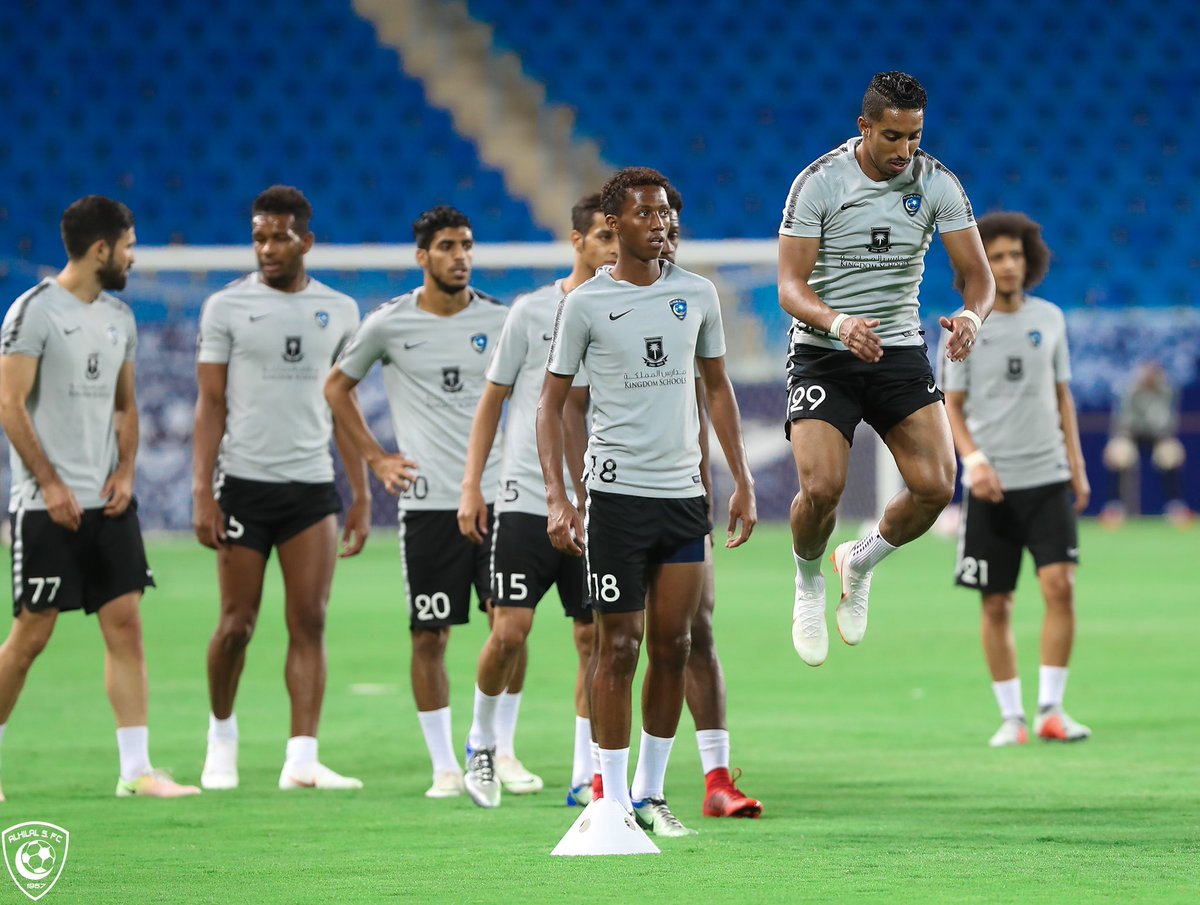 مباراة الهلال ضد الشباب .. الزعيم ينوي صعود درج السيطرة في اختباره الأول